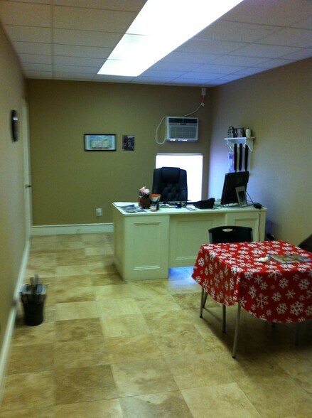 More Photos Of 6807 Lyons Ave, Houston Auto Repair For Sale