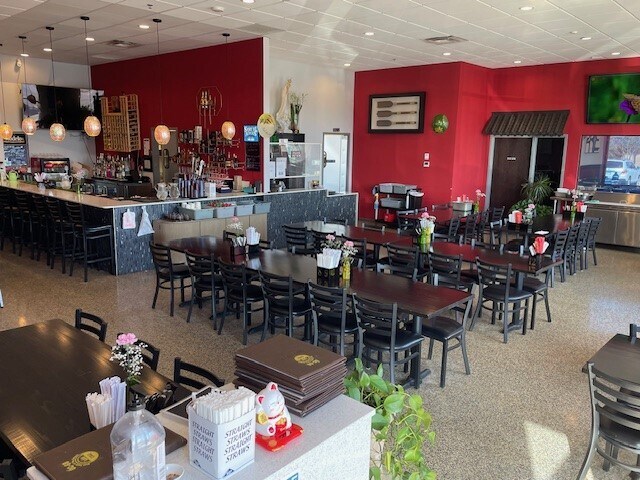 More Photos Of 11712 Ulysses St NE, Blaine Freestanding For Lease
