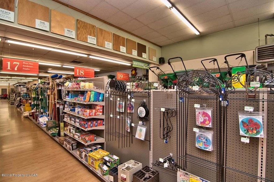 More Photos Of 541 State Route 93, Sugarloaf Light Distribution For Lease