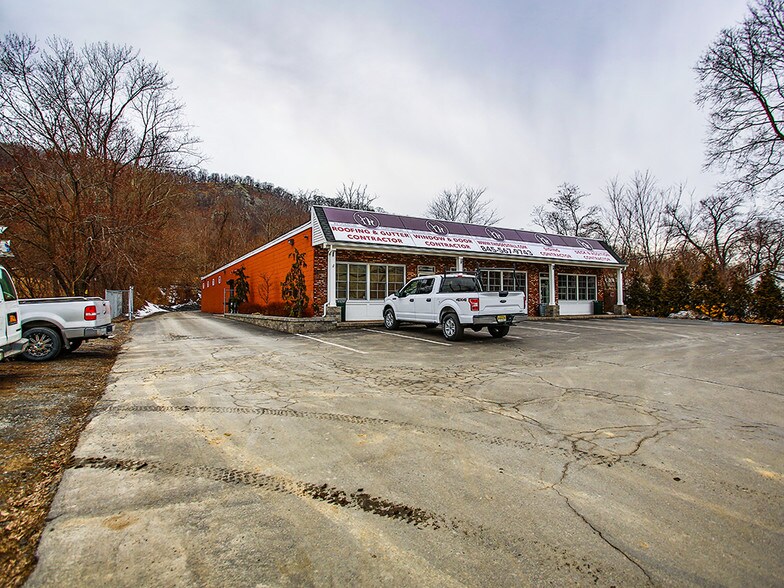 More Photos Of 42 Windsor Hwy, New Windsor Township Storefront Retail Office For Lease