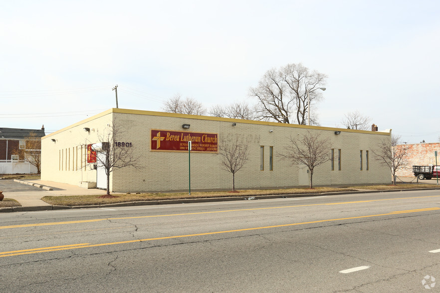 Primary Photo Of 18901 Wyoming St, Detroit Religious Facility For Lease