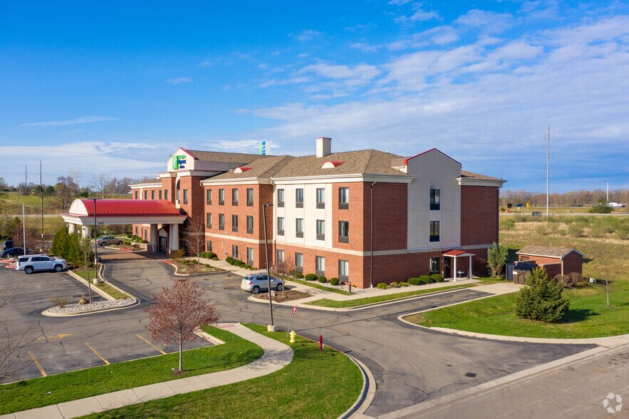 More Photos Of 9490 Woodlane Dr, Dimondale Hotel For Sale