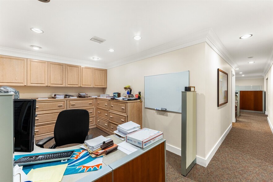 More Photos Of 525 N Harbor City Blvd, Melbourne Office For Sale