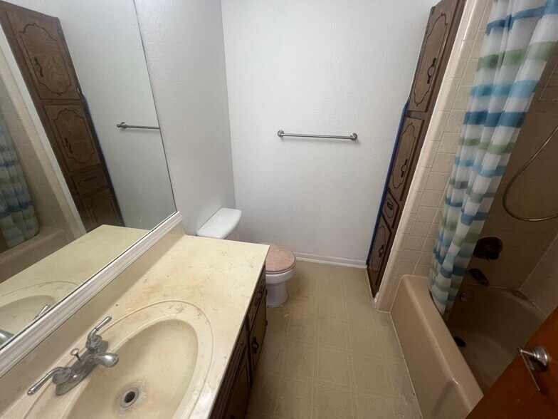 More Photos Of 20239 Stillman Valley Rd, Florence Specialty For Sale