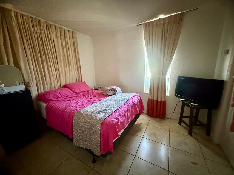 More Photos Of 4201 SW 7th St, Coral Gables Multifamily For Sale