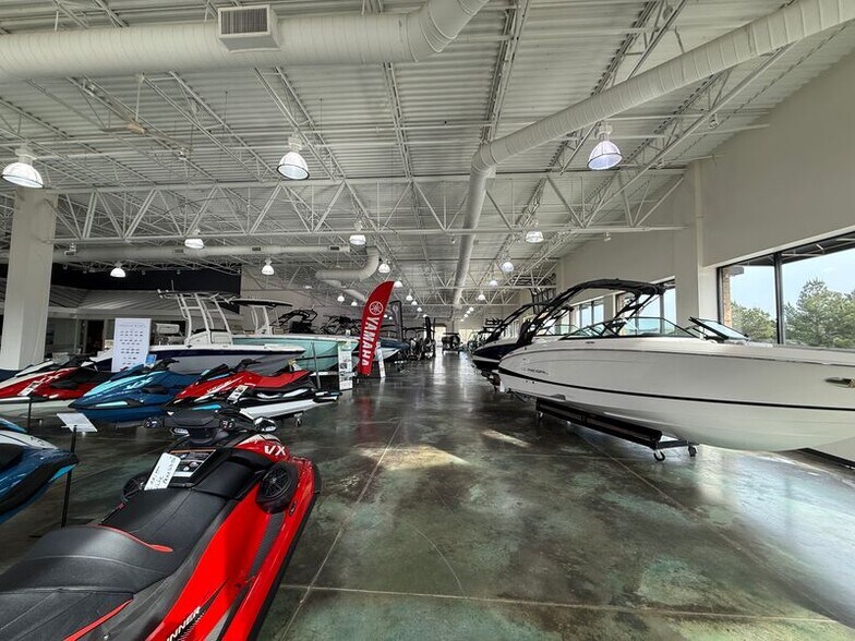 More Photos Of 1012 Lake Country dr, Greensboro General Retail For Lease