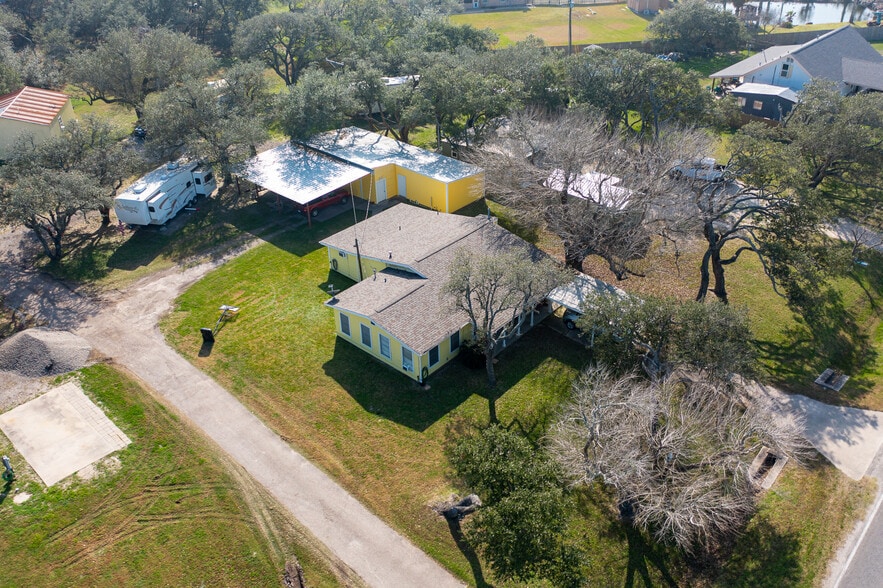 More Photos Of 3966 FM 1781, Rockport Specialty For Sale