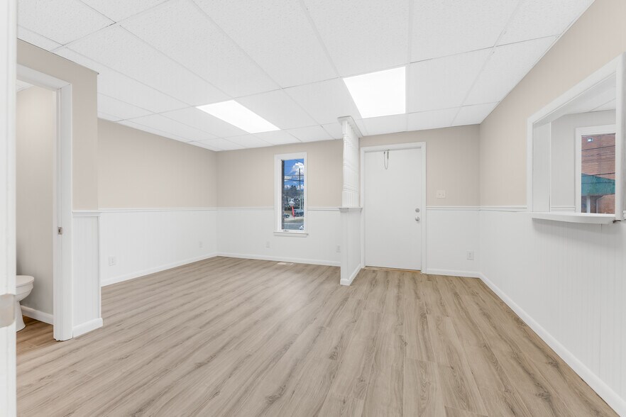 More Photos Of 1189 Pineview Dr, Morgantown Medical For Lease