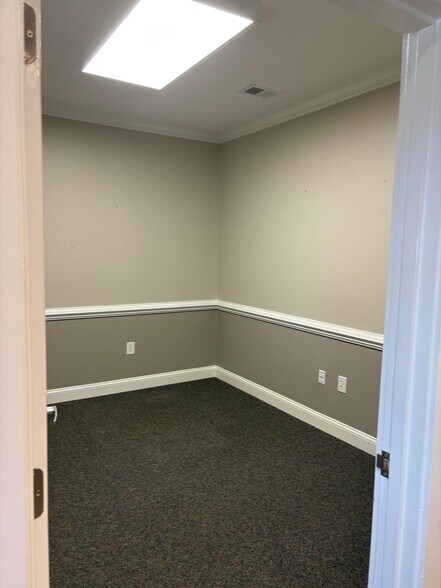 More Photos Of 8316 Rivers Ave, North Charleston Office For Lease
