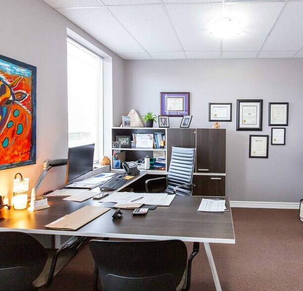 More Photos Of 25 Struck Ct, Cambridge Service For Lease