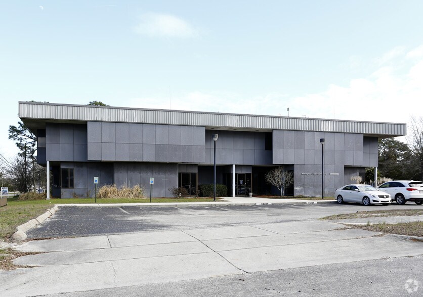 More Photos Of 330 Shipyard Blvd, Wilmington Office Residential For Lease