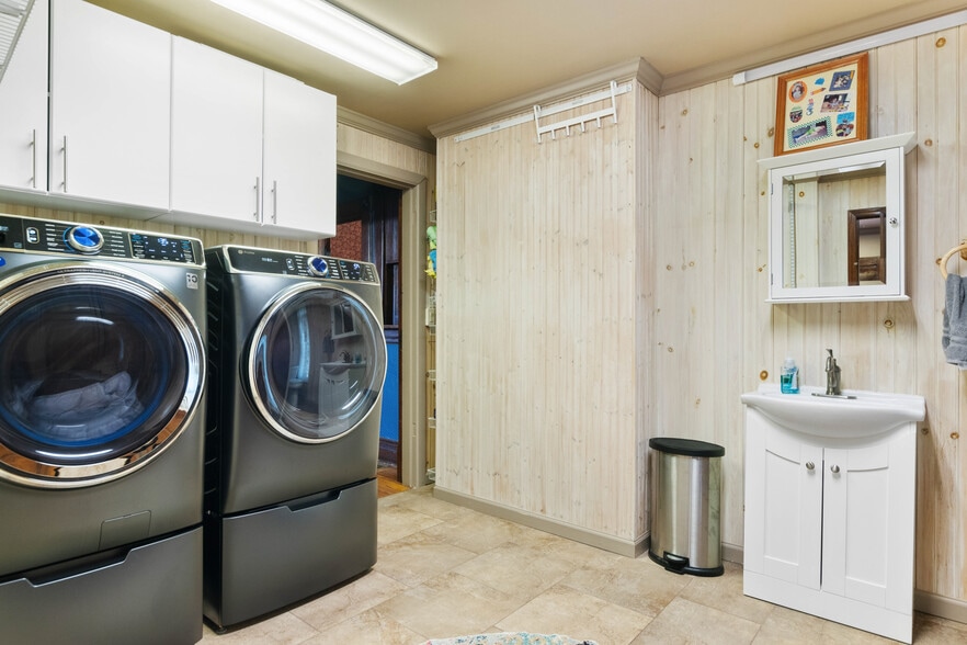 More Photos Of 639 Tower St, Tazewell Specialty For Sale