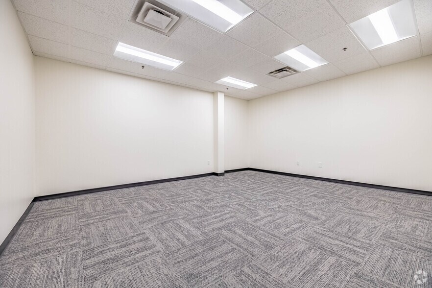 More Photos Of 10083-10095 International Blvd, Cincinnati Warehouse For Lease