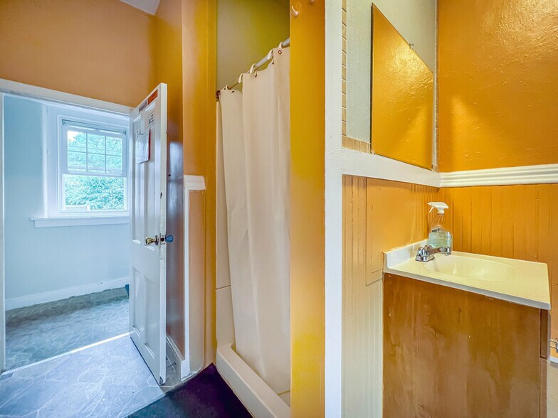 More Photos Of 100 W Maple Ave, Langhorne Restaurant For Sale