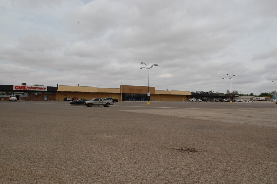 More Photos Of 2406 Lubbock Hwy, Lamesa Unknown For Lease