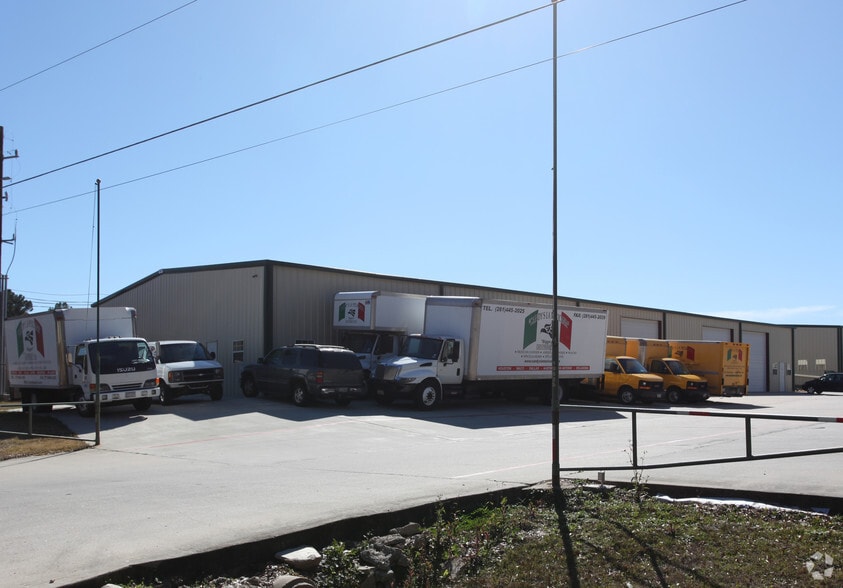 More Photos Of 19525 Wied Rd, Spring Warehouse For Lease