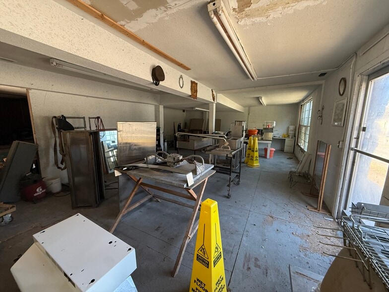 More Photos Of 622 S Main St, LaFayette Storefront Retail Residential For Sale