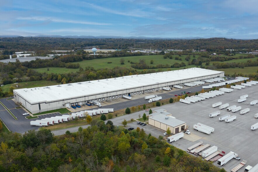 More Photos Of 1501 Corporate Pl, La Vergne Distribution For Lease