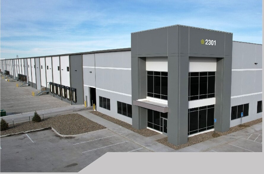 Primary Photo Of 2301 25th St, Altoona Distribution For Sale