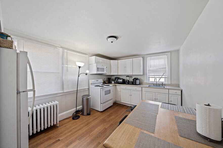More Photos Of 17 North Ave, Rockland Apartments For Sale