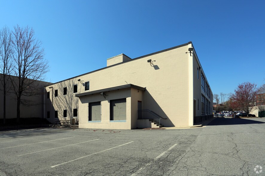 More Photos Of 12345 Parklawn Dr, Rockville Flex For Lease