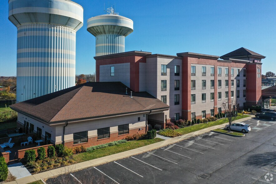 More Photos Of 70 Chris Perry Ln, Columbus Hotel For Sale