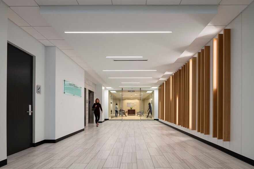 More Photos Of 10401 Innovation Dr, Wauwatosa Office For Lease