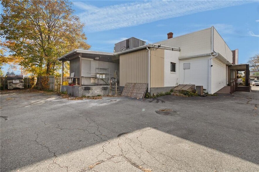 More Photos Of 2792 Pawtucket Ave, East Providence Restaurant For Sale