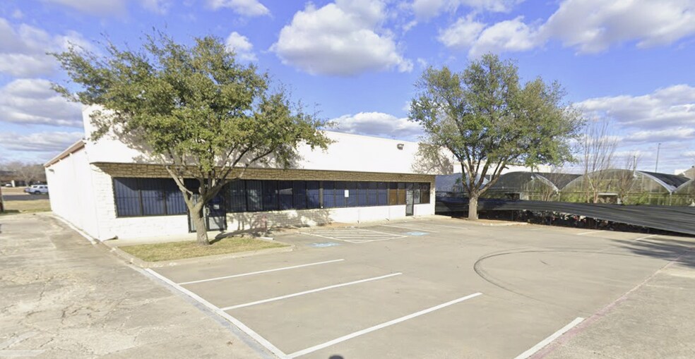 More Photos Of 1201 E Arkansas Ln, Arlington Storefront For Sale