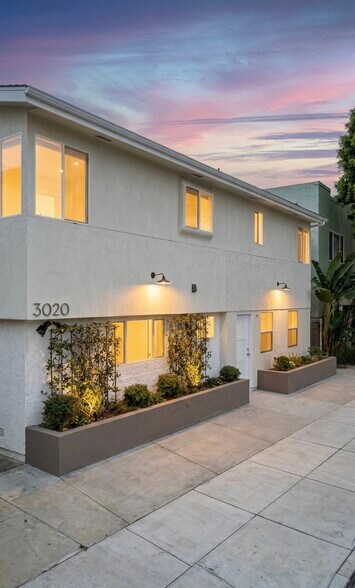 More Photos Of 3020 E 3rd St, Long Beach Apartments For Sale