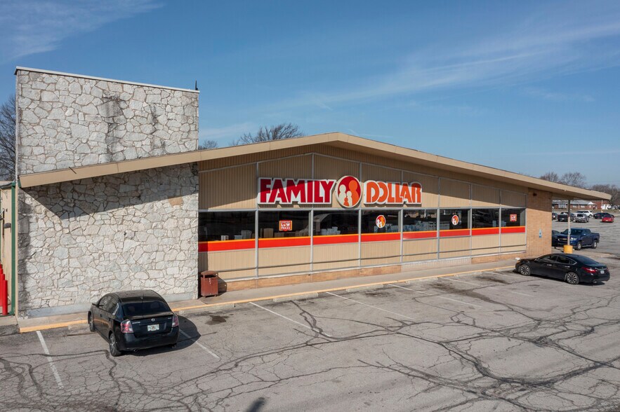 More Photos Of 4540-4590 N Shadeland Ave, Indianapolis Storefront For Sale