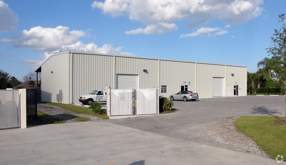 More Photos Of 2726-2732 Pemberton Dr, Apopka Warehouse For Sale