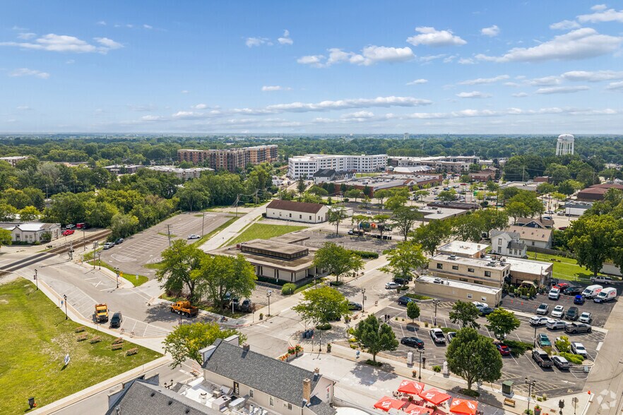 More Photos Of 469 N Seymour Ave, Mundelein Bank For Sale
