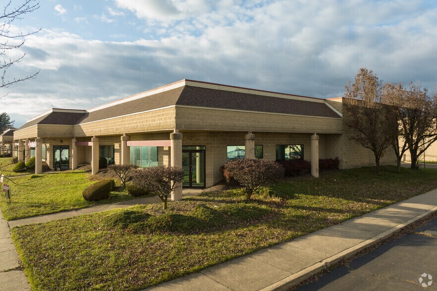 More Photos Of 95 James Way, Southampton Light Manufacturing For Sale