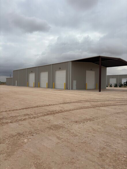 More Photos Of 2408 E County Road 130, Midland Warehouse For Lease
