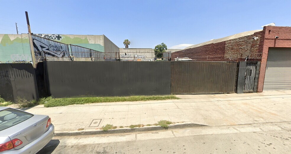 More Photos Of 237 W Jefferson Blvd, Los Angeles Land For Lease