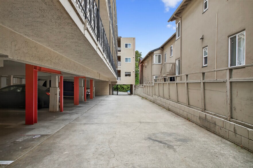 More Photos Of 273 Macarthur Blvd, Oakland Apartments For Sale