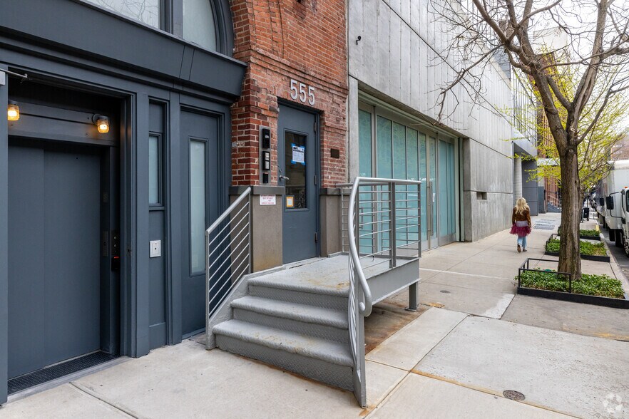 More Photos Of 555 W 25th St, New York Loft Creative Space For Lease