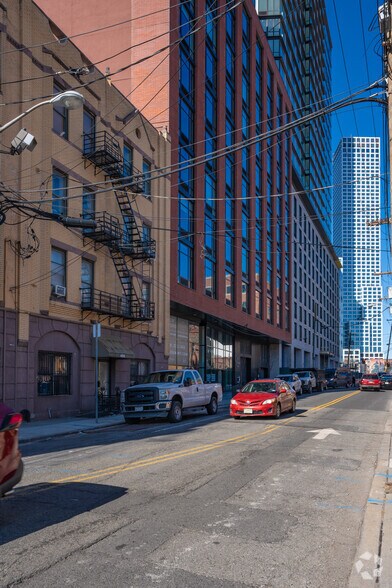 More Photos Of 413 Summit Ave, Jersey City Apartments For Sale