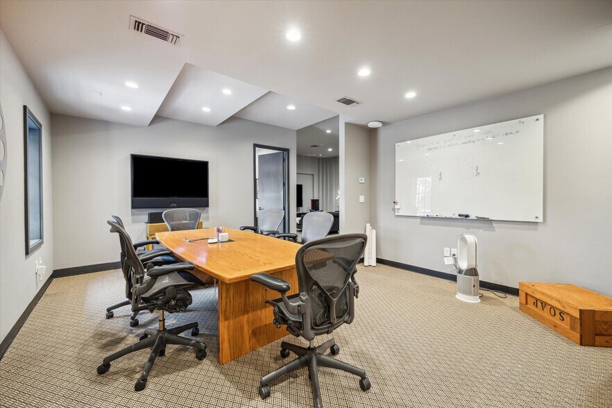 More Photos Of 5913 Washington Ave, Houston Office Residential For Sale