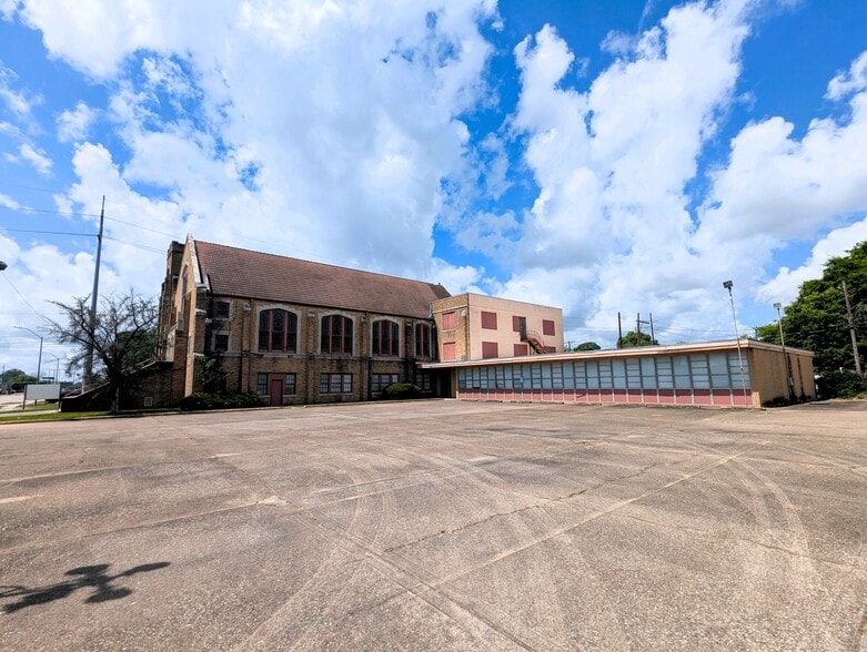 More Photos Of 1180 Washington Blvd, Beaumont Religious Facility For Sale