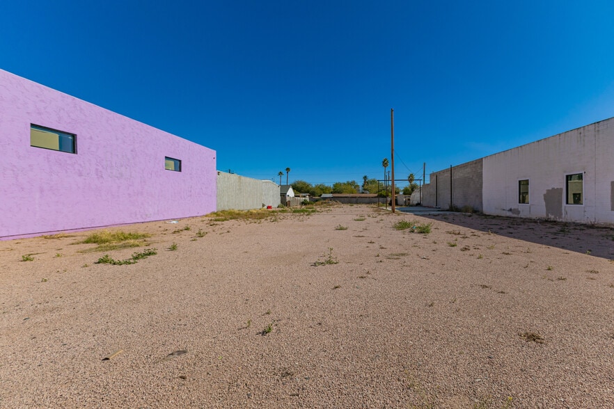 More Photos Of 2533 N 16th St, Phoenix Showroom For Sale