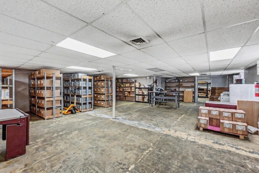 More Photos Of 15924 PA-407 Sr, Fleetville Office For Sale