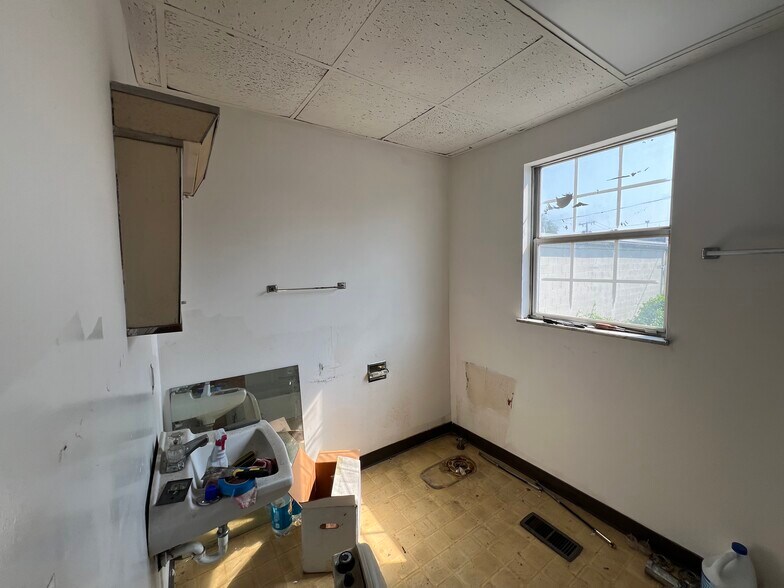 More Photos Of , Huntington Multifamily For Sale