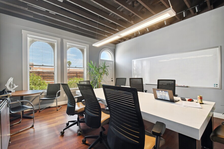 More Photos Of 1814 N 15th St, Tampa Office For Sale