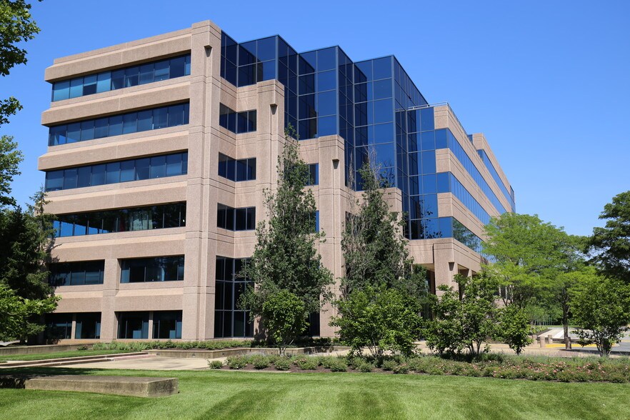 More Photos Of 4200 Parliament Pl, Lanham Office For Lease