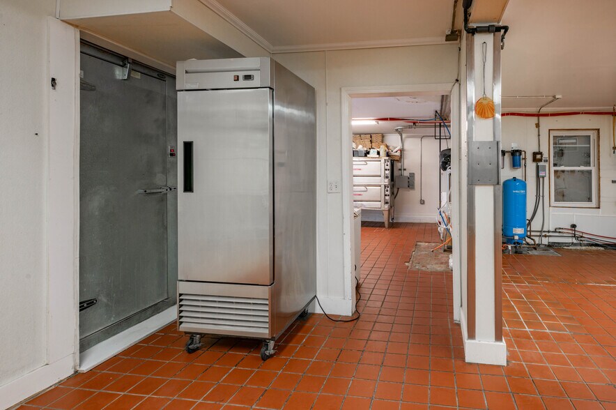 More Photos Of 944 Gibbons Hwy, Wilton Restaurant For Sale