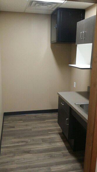 More Photos Of 4505 N Illinois St, Swansea Office For Lease