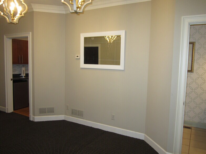 More Photos Of 452 E Paces Ferry Rd NE, Atlanta Office For Sale