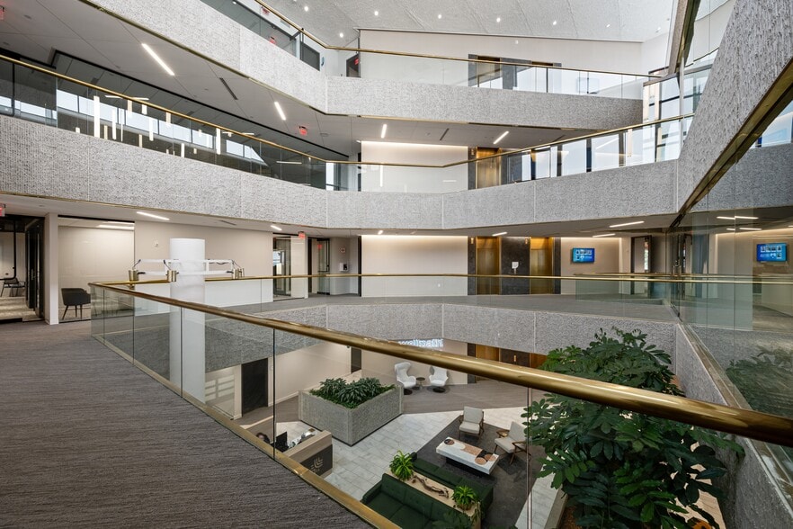 More Photos Of 3340 Perimeter Hill Dr, Nashville Office For Sale